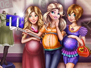 princesses pregnant selfie